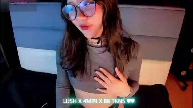 Image 3 of andromeda_blue__ Stream on Chaturbate on 4 months ago