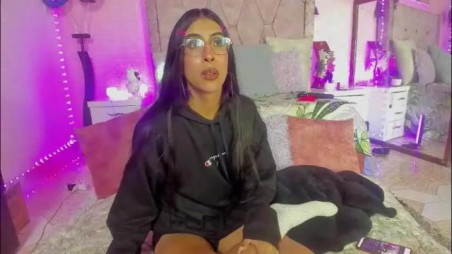 Image 2 of andromedashine Stream on Chaturbate on 4 months ago