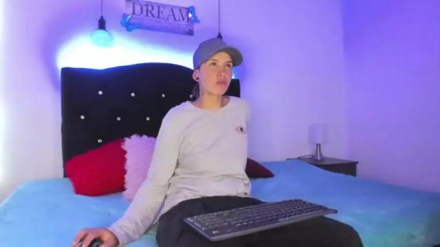 Image 2 of andy_honey_ Stream on Chaturbate on 18 months ago
