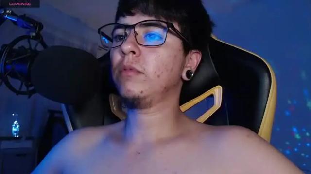 Image 12 of andyftm_ Stream on Chaturbate on 15 months ago