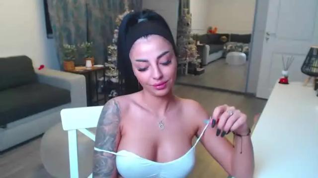 Image 11 of anemariejolie Stream on Chaturbate on 15 months ago
