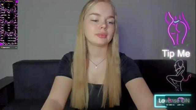 Image 2 of anfisa__rey Stream on Chaturbate on 2 months ago