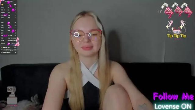 Image 3 of anfisa__rey Stream on Chaturbate on 2 months ago