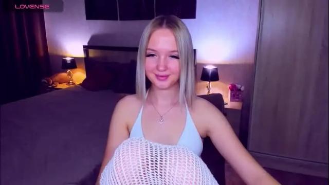 Image 2 of anfisalorns Stream on Chaturbate on 5 months ago