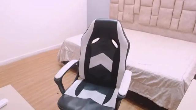 Image 2 of angeel_777 Stream on Chaturbate on 13 months ago