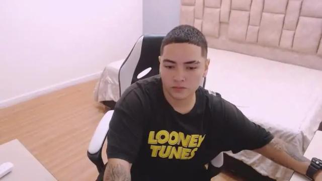 Image 3 of angeel_777 Stream on Chaturbate on 13 months ago