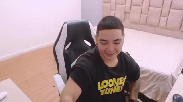 Image 8 of angeel_777 Stream on Chaturbate on 13 months ago