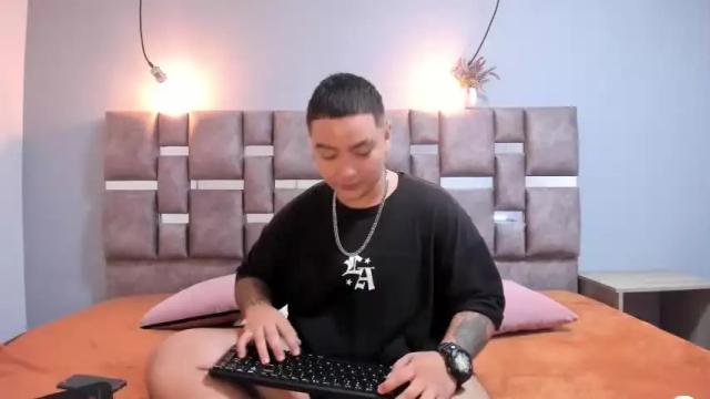Image 3 of angeel_777 Stream on Chaturbate on 13 months ago