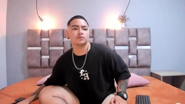 Image 4 of angeel_777 Stream on Chaturbate on 13 months ago
