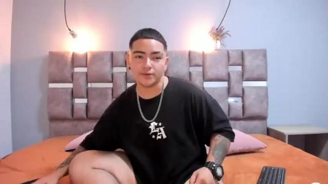 Image 6 of angeel_777 Stream on Chaturbate on 13 months ago