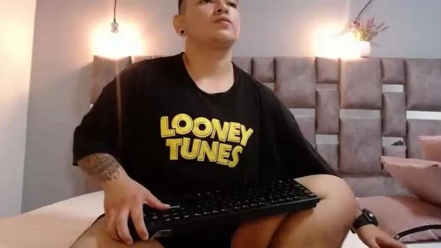 Image 6 of angeel_777 Stream on Chaturbate on 13 months ago