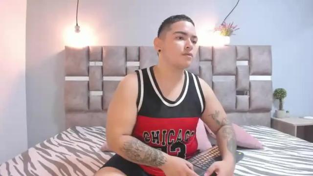 Image 2 of angeel_777 Stream on Chaturbate on 13 months ago