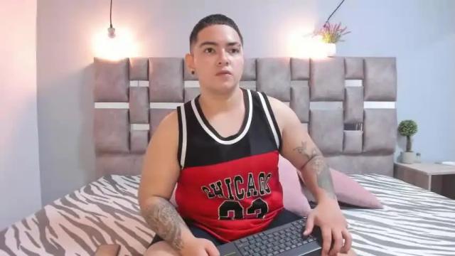 Image 8 of angeel_777 Stream on Chaturbate on 13 months ago
