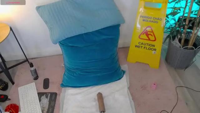 Image 6 of angel_danm_milf Stream on Chaturbate on 1 month ago