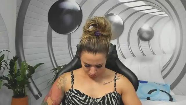 Image 2 of angel_martins Stream on Chaturbate on 13 months ago