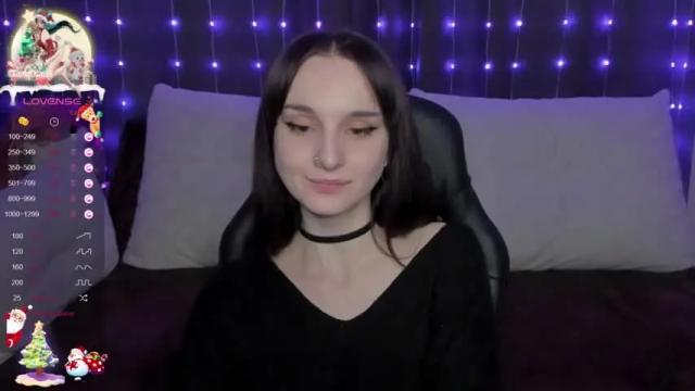 Image 8 of angel_runa Stream on Chaturbate on 13 months ago