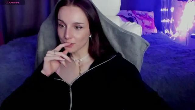 Image 3 of angel_runa Stream on Chaturbate on 13 months ago
