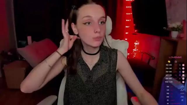 Image 2 of angel_runa Stream on Chaturbate on 4 months ago