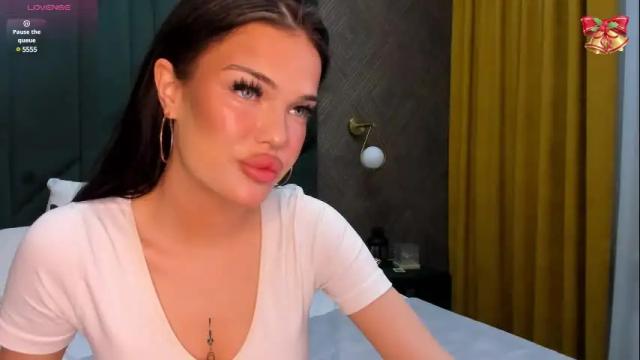 Image 12 of angel_sapphire_ Stream on Chaturbate on 1 month ago