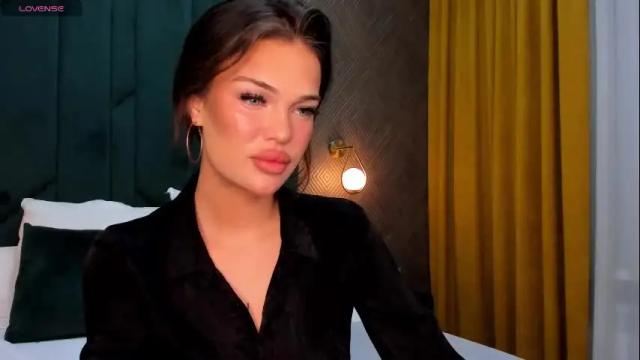 Image 3 of angel_sapphire_ Stream on Chaturbate on 1 month ago