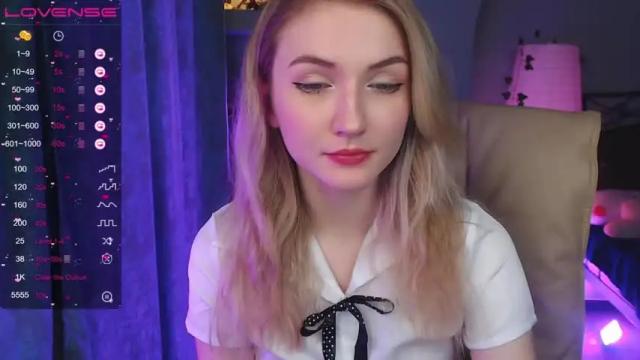 Image 2 of angel_with_flowers Stream on Chaturbate on 15 months ago