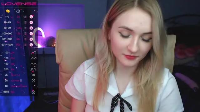 Image 7 of angel_with_flowers Stream on Chaturbate on 15 months ago
