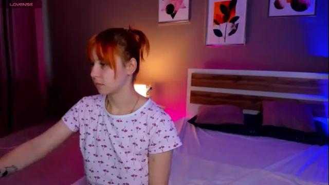 Image 3 of angela_roy Stream on Chaturbate on 18 days ago