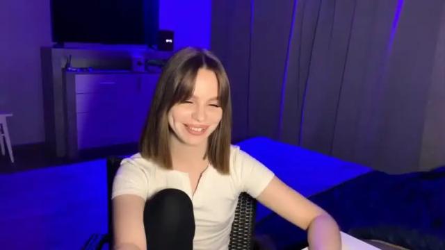 Image 12 of angela_russo Stream on Chaturbate on 18 months ago