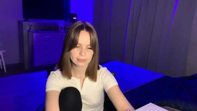 Image 8 of angela_russo Stream on Chaturbate on 18 months ago