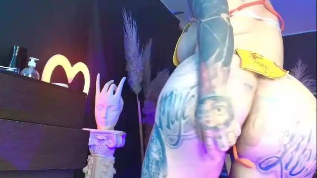 Image 4 of angelacianuro_2 Stream on Chaturbate on 28 days ago