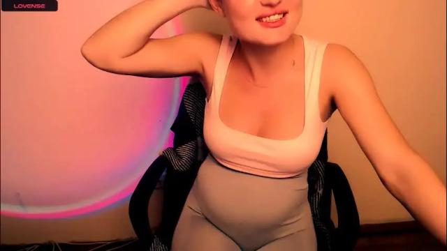 Image 3 of angelalice_ Stream on Chaturbate on 23 hours ago