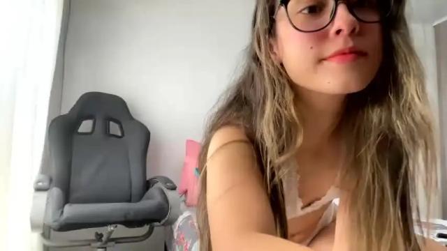 Image 11 of angelcollege18 Stream on Chaturbate on 25 months ago