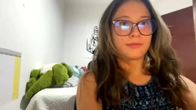 Image 6 of angelcollege18 Stream on Chaturbate on 25 months ago