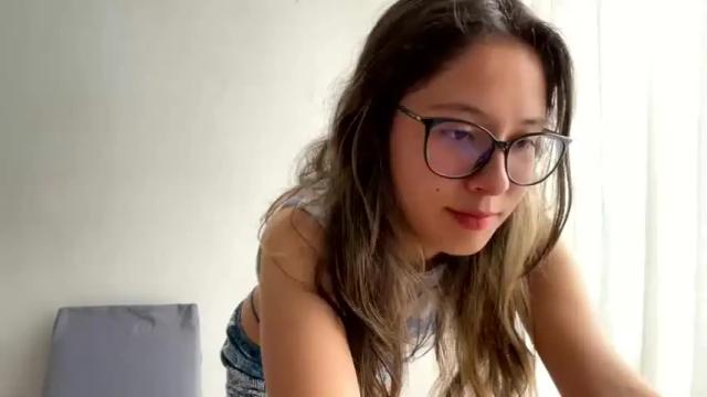 Image 2 of angelcollege18 Stream on Chaturbate on 24 months ago