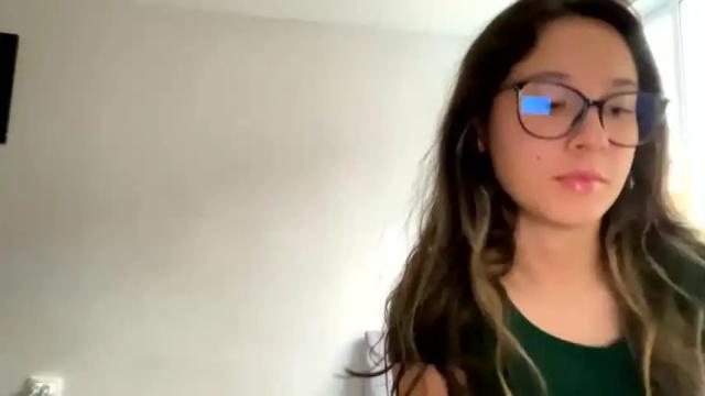 Image 3 of angelcollege18 Stream on Chaturbate on 19 months ago