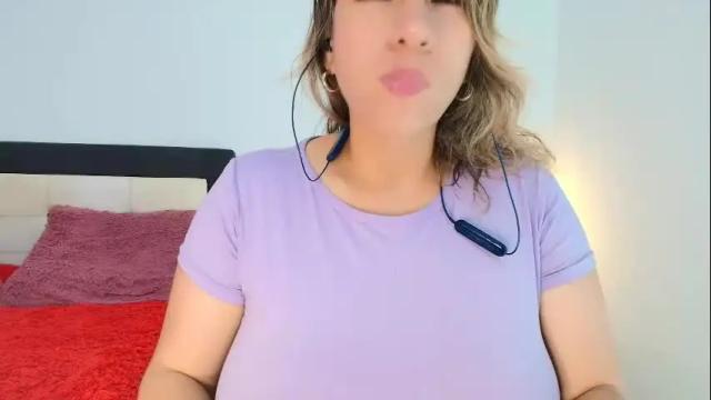Image 3 of angeldulcex Stream on Chaturbate on 1 month ago