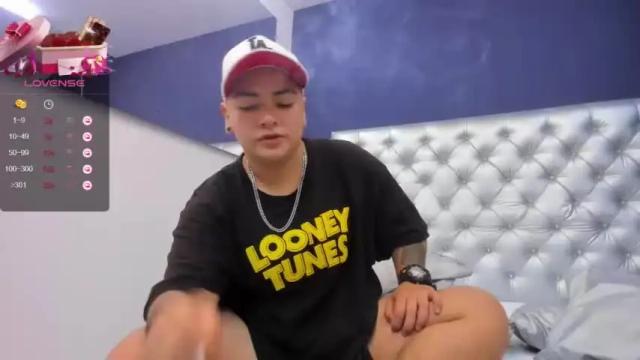 Image 7 of angelgrreco Stream on Chaturbate on 14 months ago