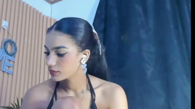 Image 2 of angeli_sexi Stream on Chaturbate on 1 month ago