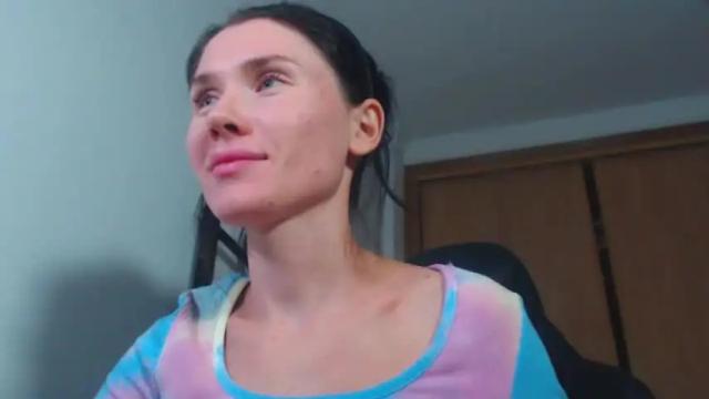 Image 2 of angelina___jolie Stream on Chaturbate on 16 months ago