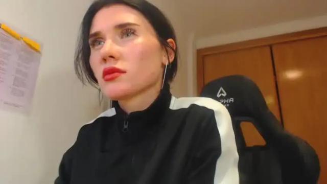 Image 10 of angelina___jolie Stream on Chaturbate on 16 months ago