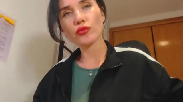 Image 3 of angelina___jolie Stream on Chaturbate on 16 months ago
