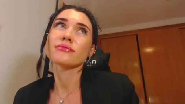 Image 2 of angelina___jolie Stream on Chaturbate on 15 months ago