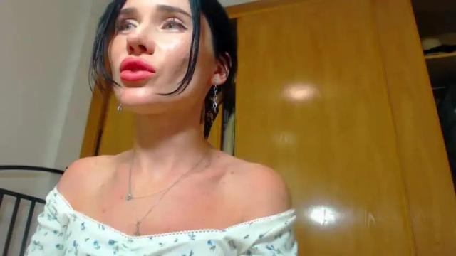 Image 3 of angelina___jolie Stream on Chaturbate on 18 months ago