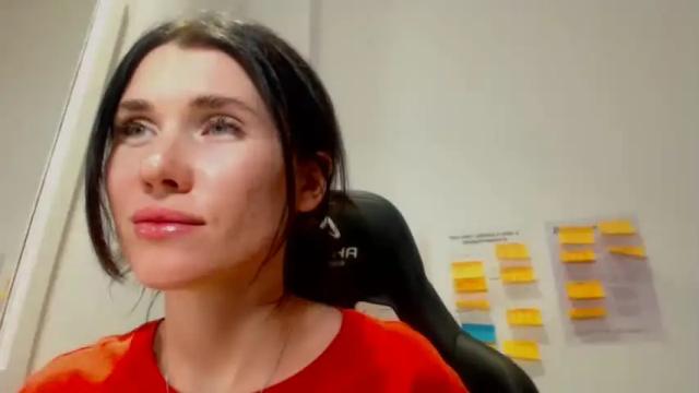 Image 11 of angelina___jolie Stream on Chaturbate on 15 months ago