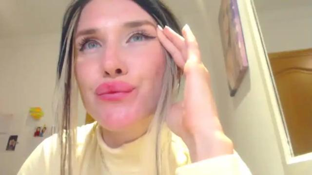 Image 6 of angelina___jolie Stream on Chaturbate on 13 months ago