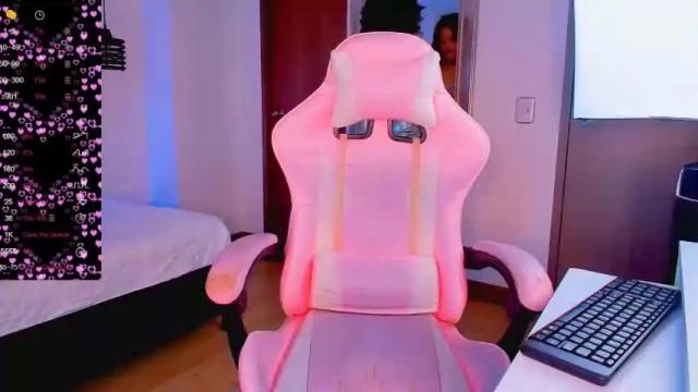 Image 3 of angelina_bigass_dl Stream on Chaturbate on 14 months ago