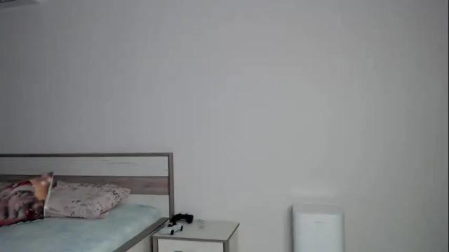 Image 12 of angelina_jolie_18 Stream on Chaturbate on 27 days ago