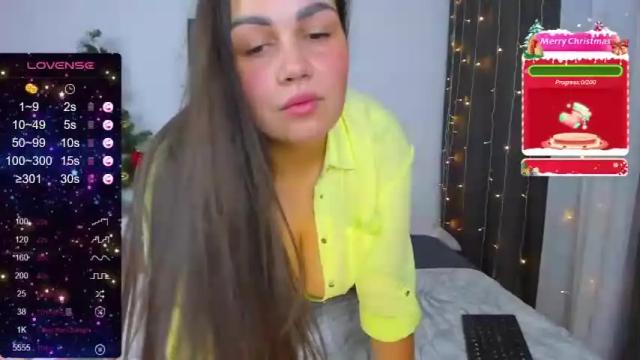 Image 2 of angelina_lily Stream on Chaturbate on 16 months ago