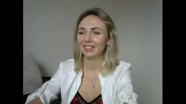 Image 4 of angelinalove28 Stream on Chaturbate on 16 months ago