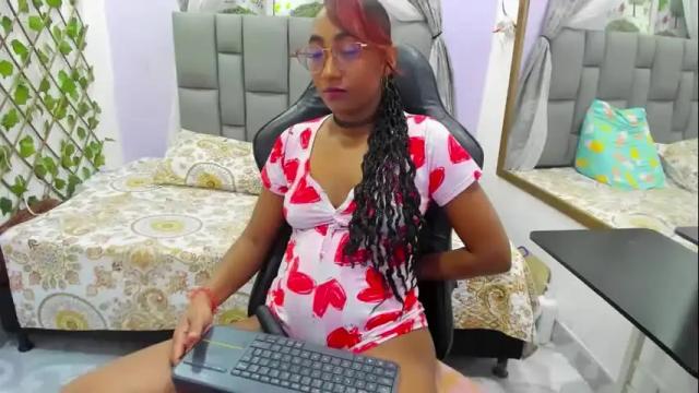 Image 2 of angelinamurphy Stream on Chaturbate on 9 days ago